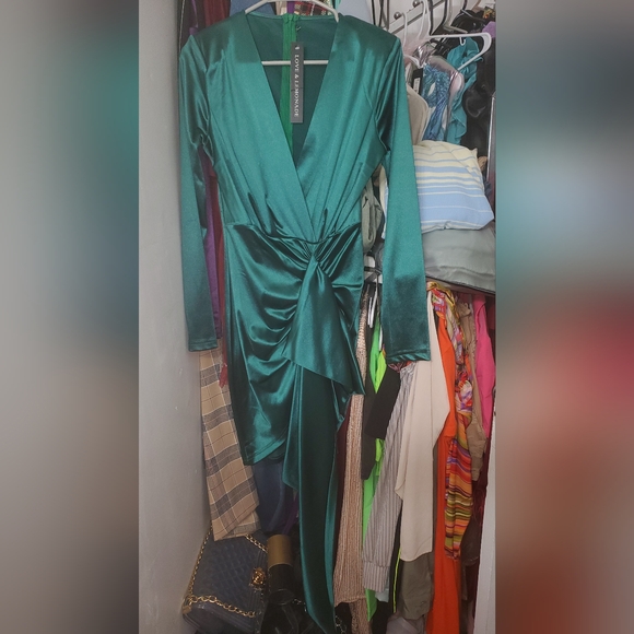 LOVE&LEMONADE Plunging Neck Ruched Draped Satin Bodycon Dress - Picture 16 of 17